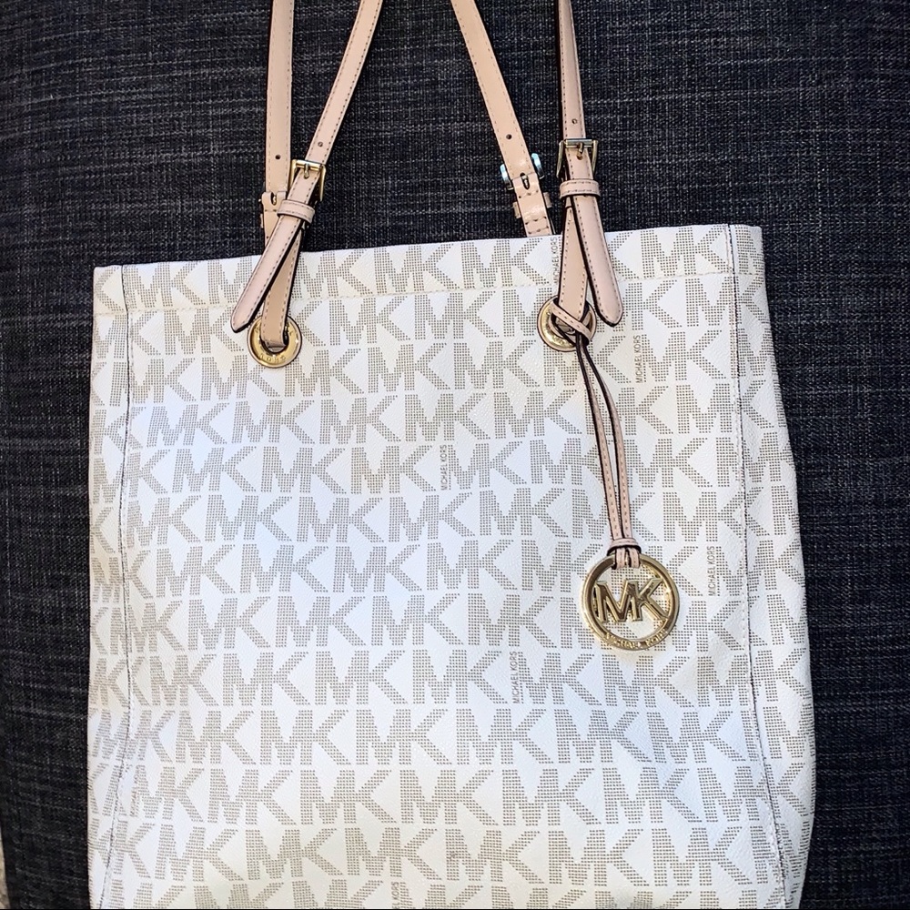 Michael Kors pre Owned like new